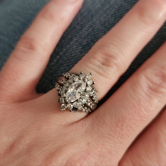 Ring - Picture 4 of 6